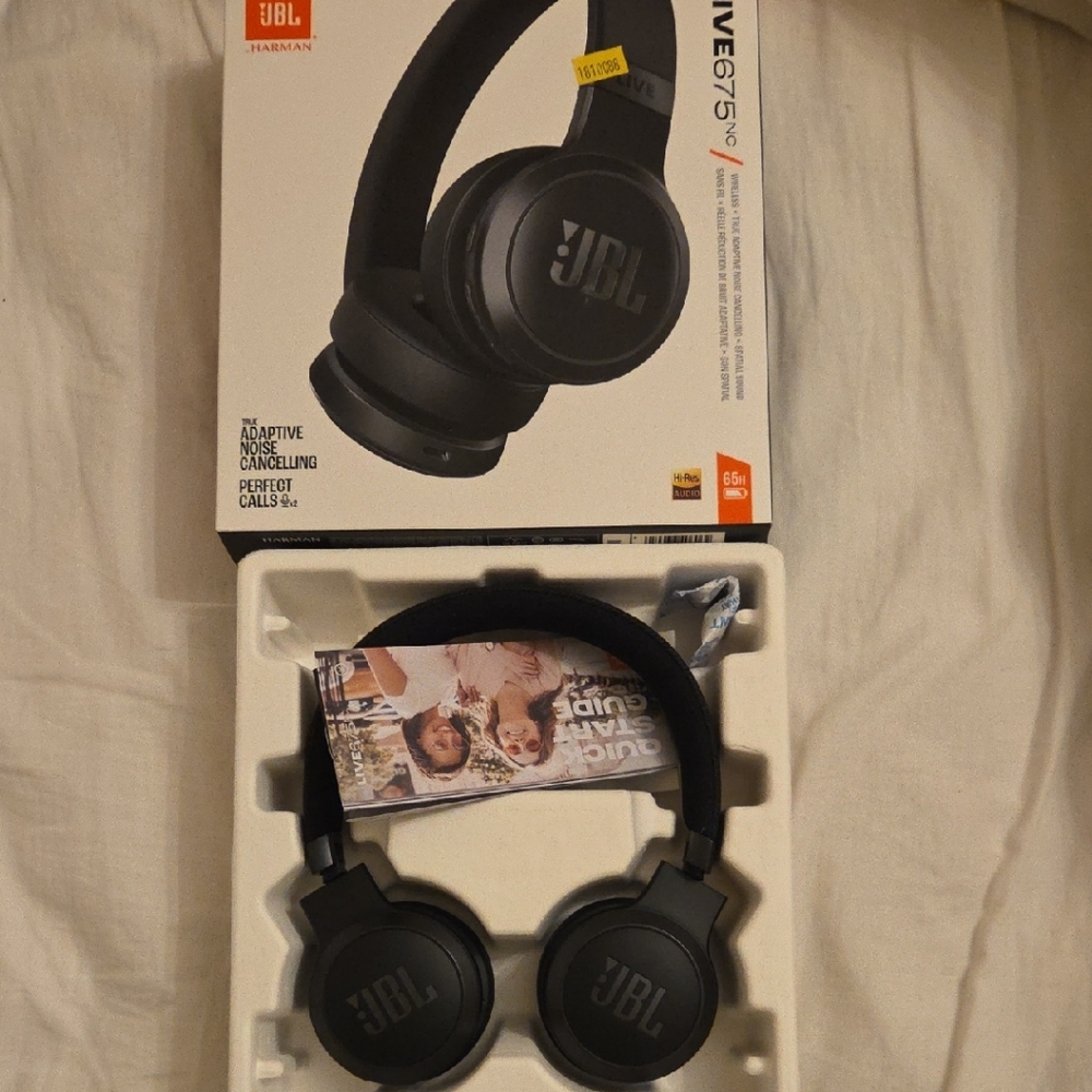 JBL Live 675 Black Noise-Cancelling Headphones